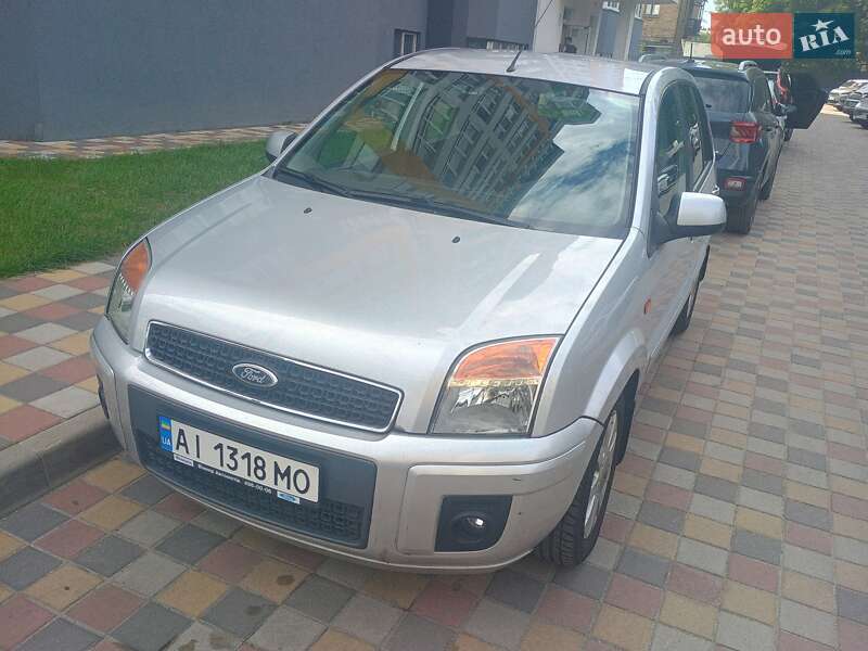 Хетчбек Ford Fusion 2011 в Києві