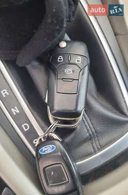 Седан Ford Fusion 2016 в 