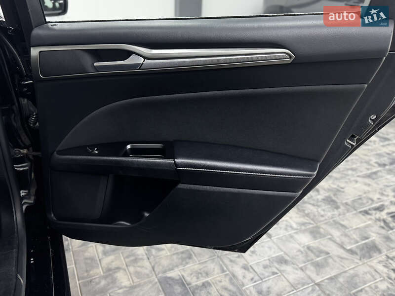 Седан Ford Fusion 2016 в Одесі