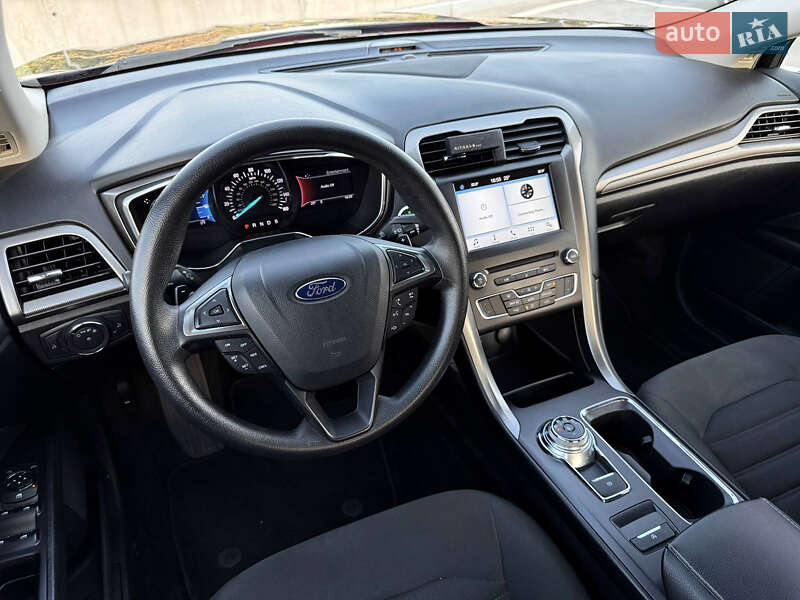 Седан Ford Fusion 2016 в Киеве фото 9 Седан Ford Fusion 2016 в Киеве