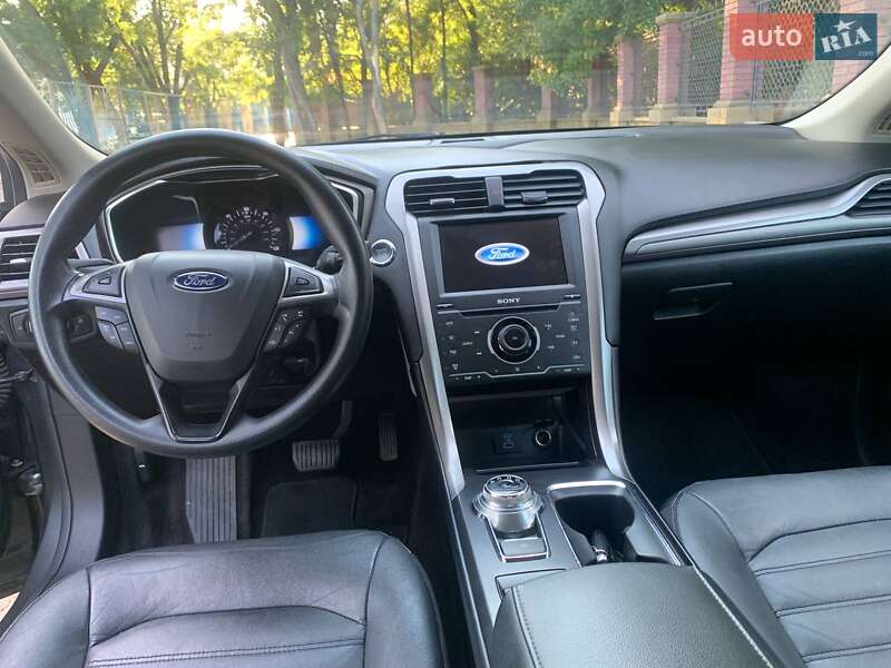 Седан Ford Fusion 2017 в Одесі