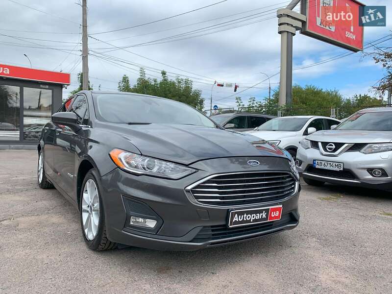 Седан Ford Fusion 2018 в Виннице