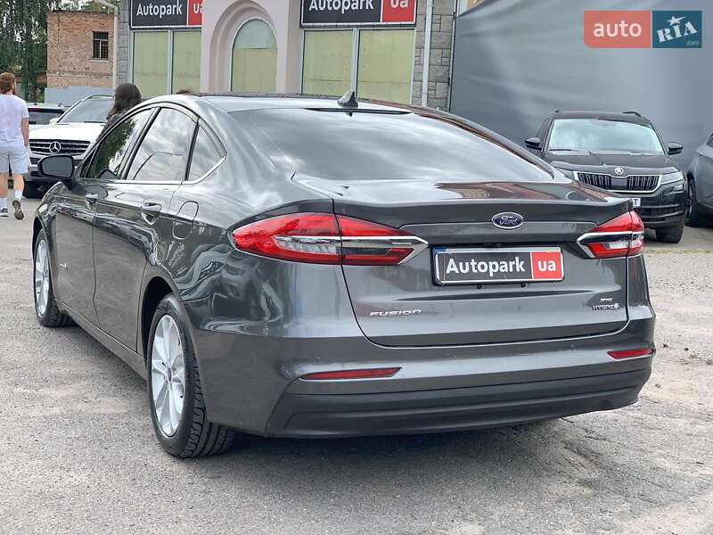 Седан Ford Fusion 2018 в Виннице