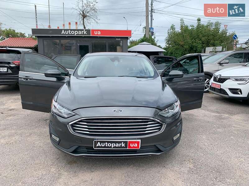 Седан Ford Fusion 2018 в Виннице