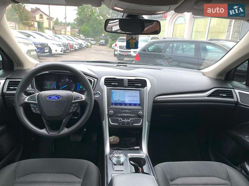 Седан Ford Fusion 2018 в Виннице