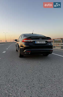 Седан Ford Fusion 2017 в 