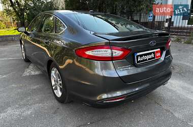 Седан Ford Fusion 2014 в 