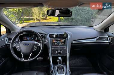 Седан Ford Fusion 2014 в 