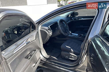 Седан Ford Fusion 2015 в 