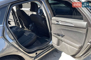Седан Ford Fusion 2015 в 