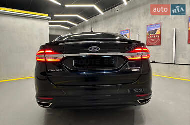 Седан Ford Fusion 2018 в 