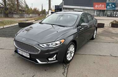Седан Ford Fusion 2019 в 