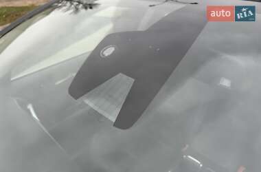 Седан Ford Fusion 2019 в 