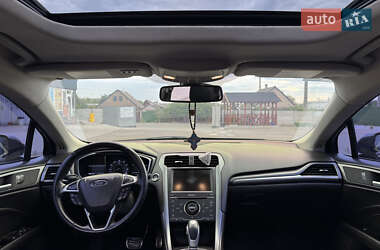 Седан Ford Fusion 2013 в 