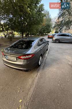 Седан Ford Fusion 2013 в 