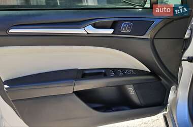 Седан Ford Fusion 2017 в 