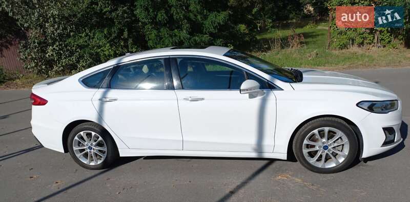 Седан Ford Fusion 2019 в Киеве