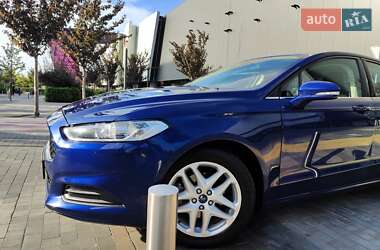 Седан Ford Fusion 2015 в 