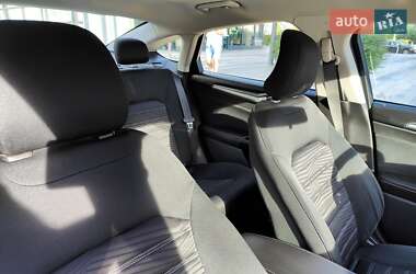 Седан Ford Fusion 2015 в 