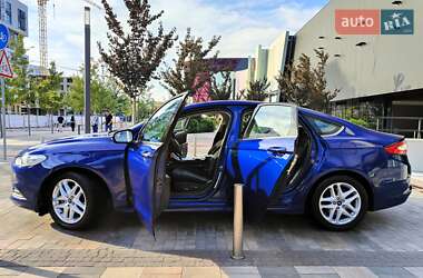 Седан Ford Fusion 2015 в 