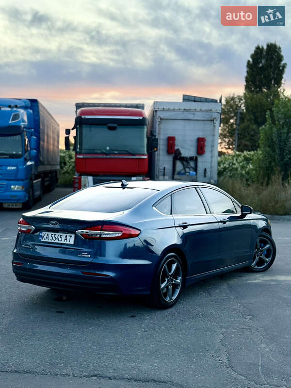 Седан Ford Fusion 2018 в Киеве фото 3 Седан Ford Fusion 2018 в Киеве