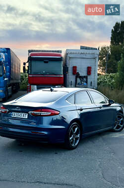 Седан Ford Fusion 2018 в 