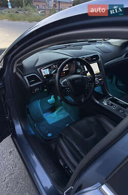 Седан Ford Fusion 2018 в 