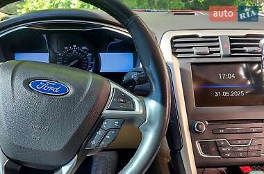 Седан Ford Fusion 2016 в 