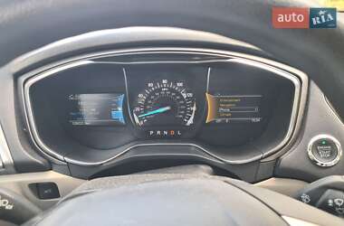 Седан Ford Fusion 2017 в 