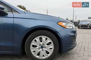 Седан Ford Fusion 2019 в 