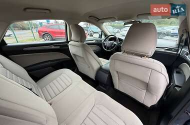 Седан Ford Fusion 2019 в 