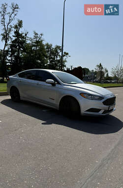 Седан Ford Fusion 2017 в 