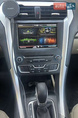 Седан Ford Fusion 2015 в 
