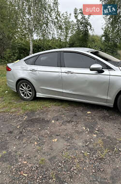 Седан Ford Fusion 2016 в 