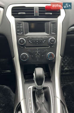 Седан Ford Fusion 2015 в 