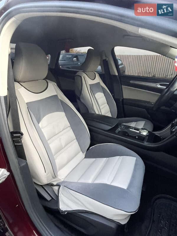 Седан Ford Fusion 2016 в Снігурівці