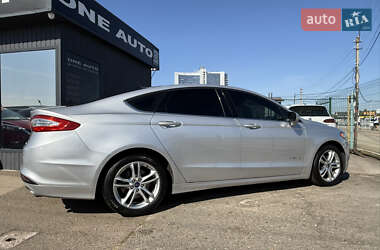 Седан Ford Fusion 2016 в 