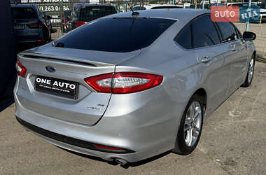 Седан Ford Fusion 2016 в 