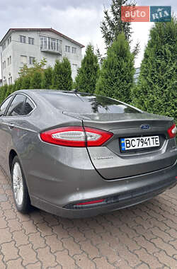 Седан Ford Fusion 2013 в Львове