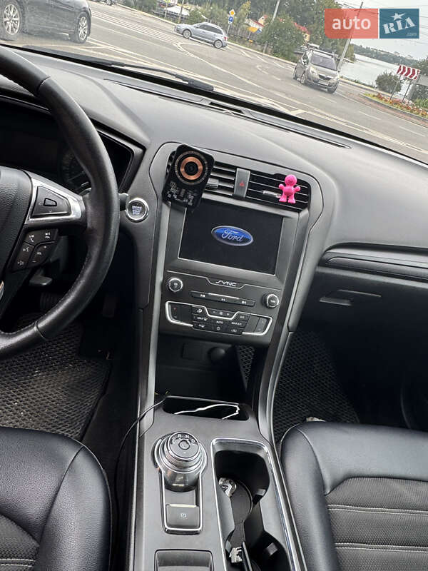 Седан Ford Fusion 2018 в Тернополі