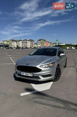 Седан Ford Fusion 2017 в 