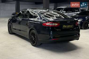 Седан Ford Fusion 2013 в 