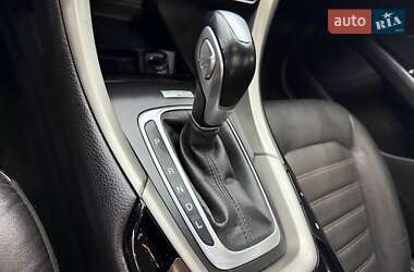 Седан Ford Fusion 2013 в 