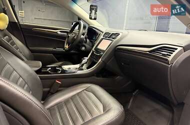 Седан Ford Fusion 2013 в 