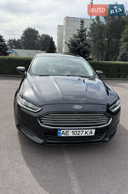 Седан Ford Fusion 2015 в Кам'янському
