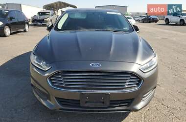 Седан Ford Fusion 2016 в 