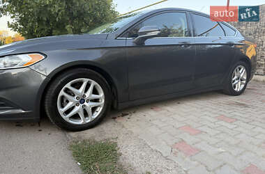 Седан Ford Fusion 2015 в 