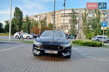 Седан Ford Fusion 2016 в 