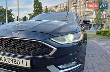 Седан Ford Fusion 2016 в 