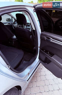 Седан Ford Fusion 2014 в 